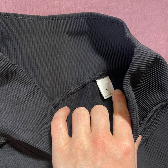 Ribbed Bike shorts in black with pockets - size small - Picture 2 of 5